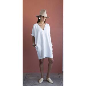 RACHEL CRAVEN
TEXTILES SHORT V NECK
CAFTAN - LINEN IN mustard